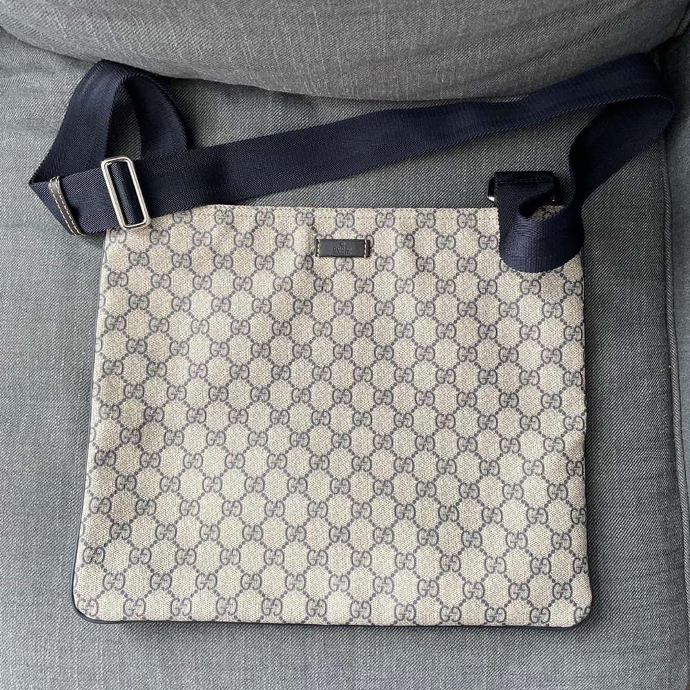 Gucci Crossbody Bag In MINT Condition!